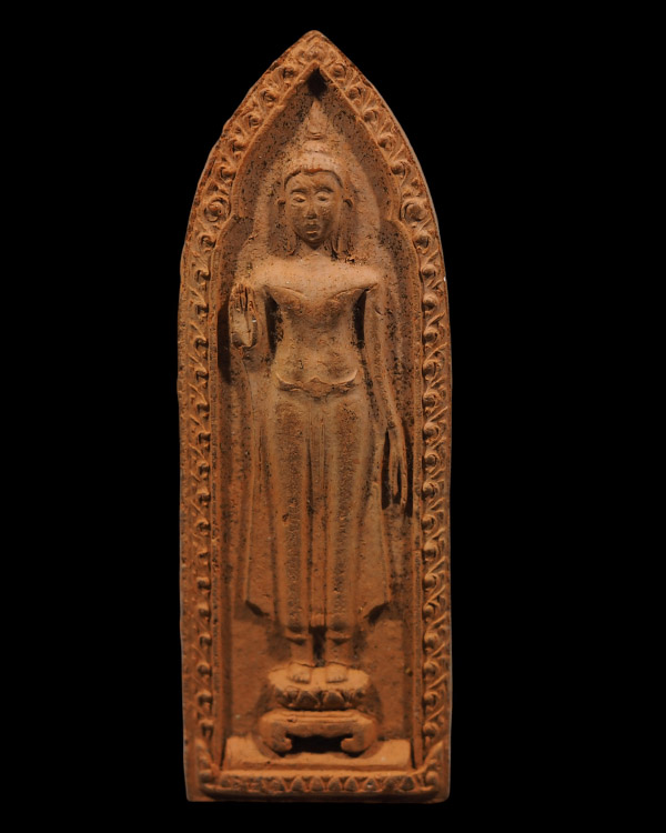 พระร่วงประทานพร พิมพ์ใหญ่ หลวงพ่อเล็ก วัดสันติคีรีศรีบรมธาตุ ( วัดเขาดิน ) อ.ท่าม่วง จ.กาญจนบุรี เนื - 2