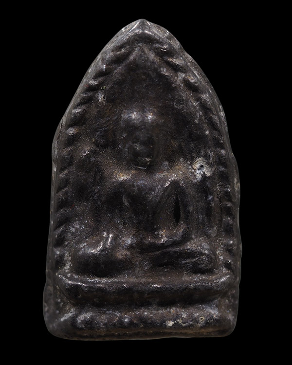 พระพิมพ์มารวิชัย ข้างเม็ด เนื้อตะกั่วถ้ำชา  หล่อโบราณ ด้านหลังจารยันต์  พระเก่ามาก ไม่ทราบที่ - 5