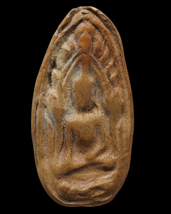 พระขุนแผนไข่ผ่าซีกพิมพ์ใหญ่ ของหลวงพ่อถิร วัดป่าเลไลยก์ สุพรรณบุรี สร้างจากเนื้อพระกรุเก่าของสุพรรณบ - 2