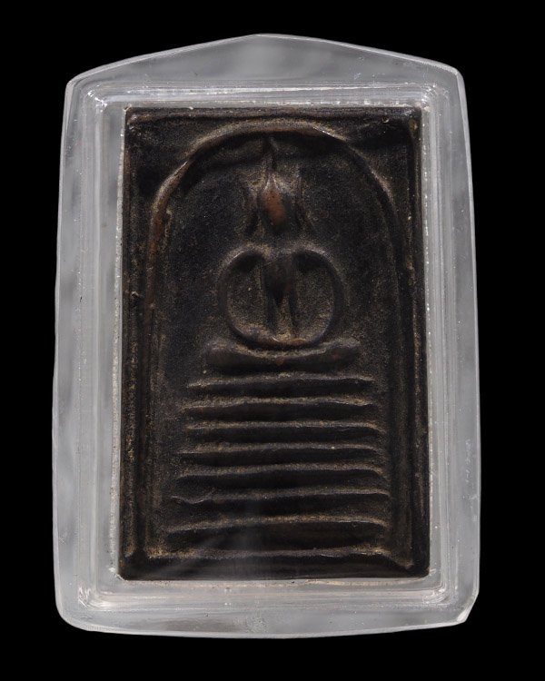 พระสมเด็จพิมพ์เกศไชโย เนื้อดินลงรักเก่า  พระเก่ามีอายุ  เลี่ยมจับขอบ(น่าจะเคยเลี่ยมทองมา)  เก่าสวยมี - 5