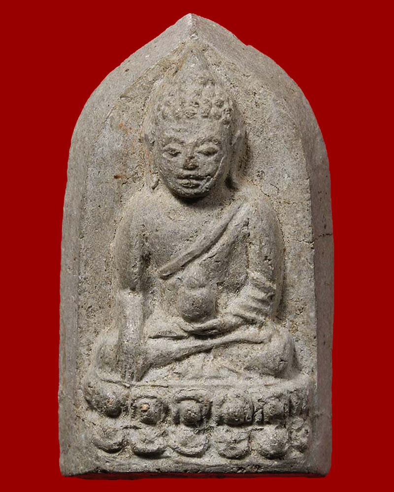 พระชัยวัฒน์ ( ครึ่งซีก) เนื้อผง เจ้าคุณศรีฯ (สนธิ์ ) วัดสุทัศน์ ปี 2484 - 3