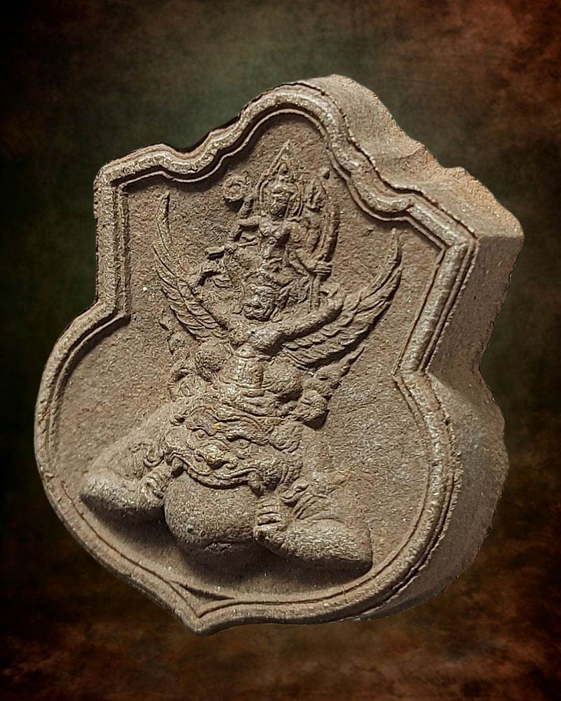 พระนารายณ์ทรงครุฑประทับราหู เจ้าคุณธงชัย วัดไตรมิตร รุ่นแรก ปี 2545 - 4