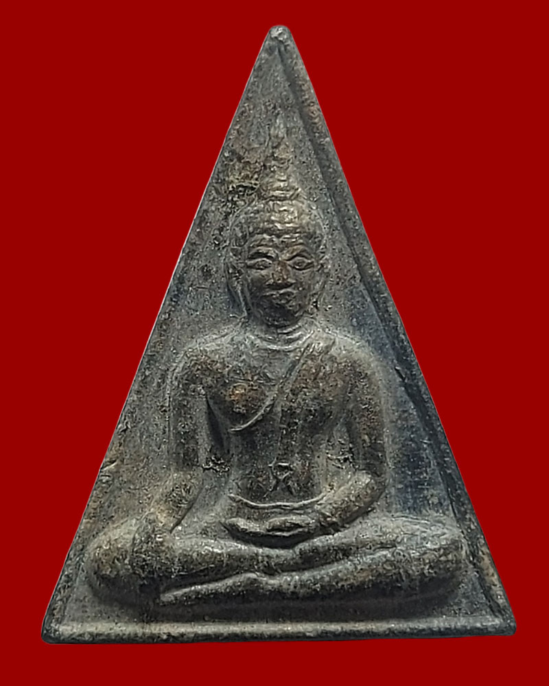 พระนางพญา วัดพระแท่นดงรัง  เนื้อชินตะกั่วเก่าพื้นวิหารพระแท่น - 2