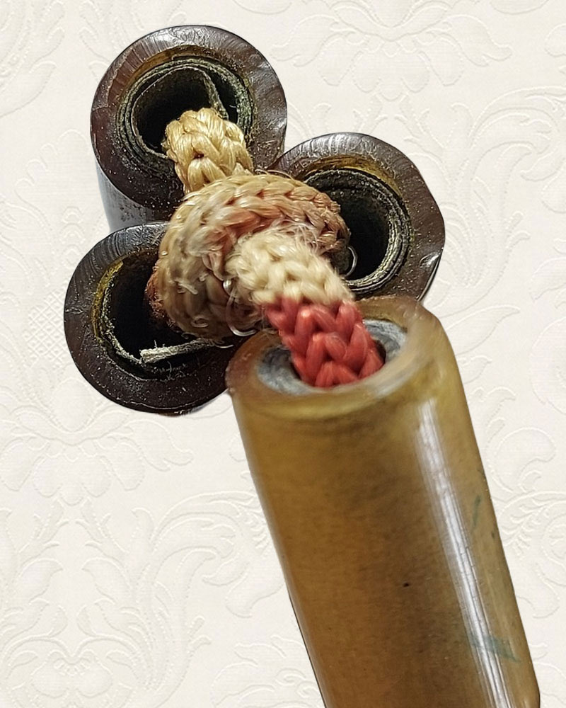 ตะกรุดคอแมว (เชือกแดง) หลวงปู่จันทร์หอม วัดบุ้งขี้เหล็ก อุบลราชธานี - 4