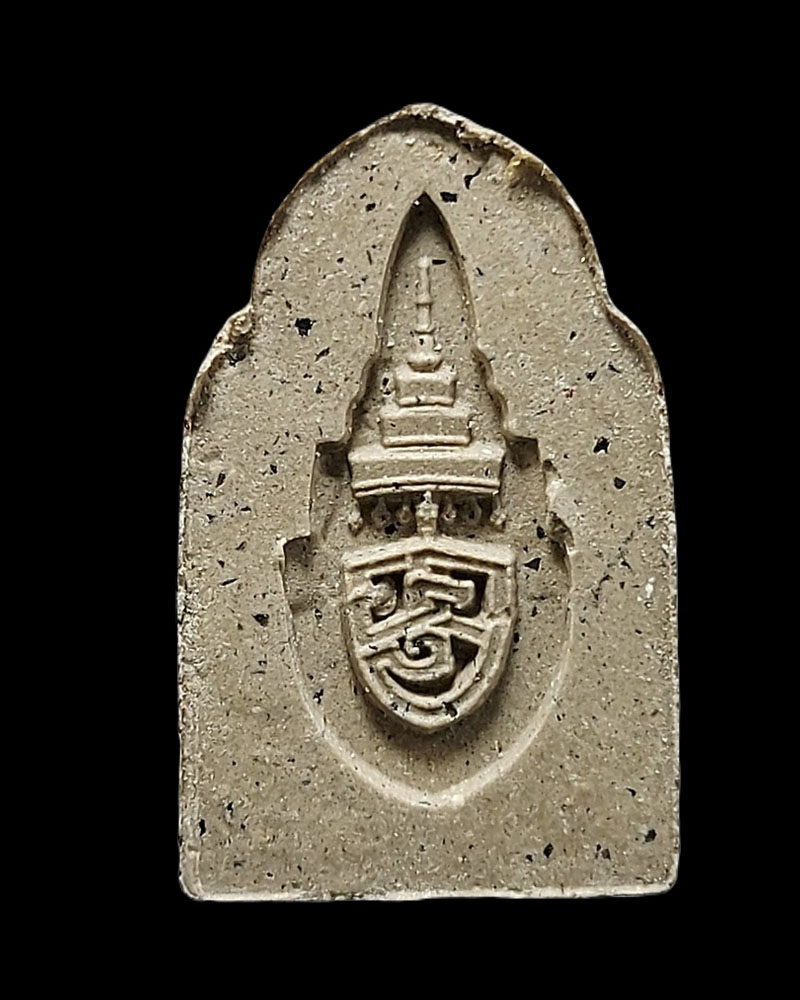 หลวงพ่อนาคพระประธานในพระเจดีย์วัดราชบพิธ - 3