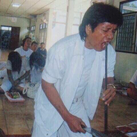 พระผงรูปเหมือน อ.ฟ้อน ดีสว่าง พิมพ์ซุ้มขุนแผน รุุ่นแรก ปี 2561 - 4