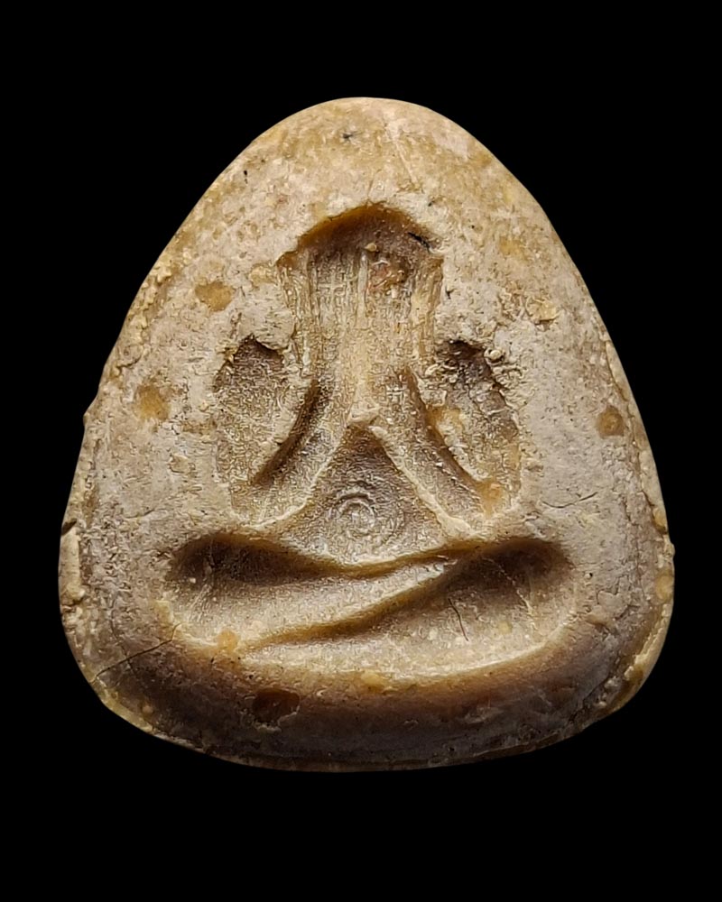 พระปิดตาหลังแบบรุ่นแรก หลวงพ่อบุญมี วัดท่าสะต๋อย เชียงใหม่ ปี 2527 - 2