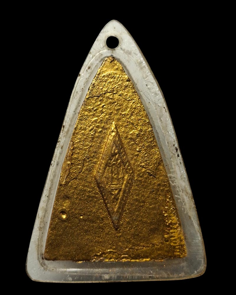 พระพุทธชินราช พิมพ์สามเหลี่ยม หลังลายผ้า ตราอกเลาวิหาร  - 3