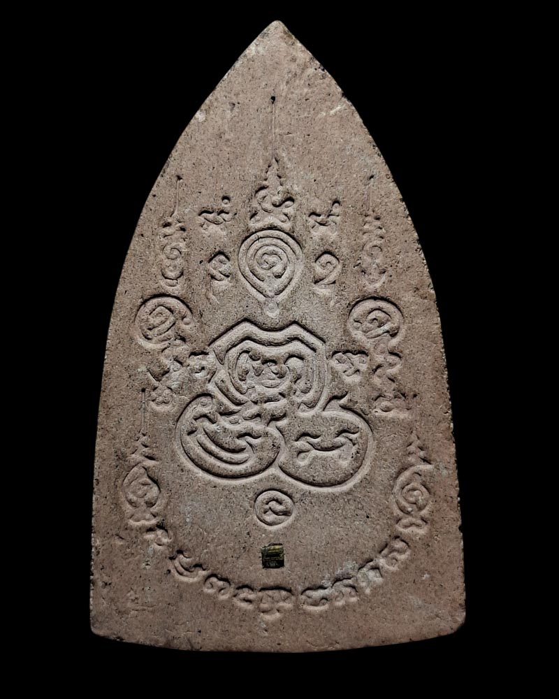 ขุนแผนทรงพลใหญ่ โรยเกศา หลังยันต์ ฝังเพชรหน้าทั่ง - 2