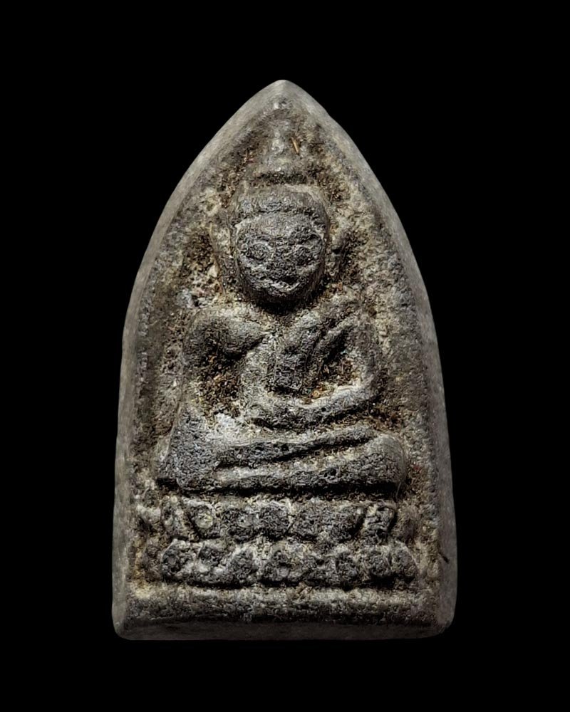 พระชัยวัฒน์ครึ่งซีก เจ้าคุณศรีสนธิ์ วัดสุทัศน์ - 2