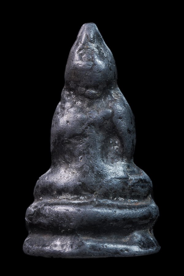 ใช่พิมพ์เขื่อนใหญ่หลวงปู่เอี่ยมวัดหนัง กรุงเทพฯ สอบถามครับ