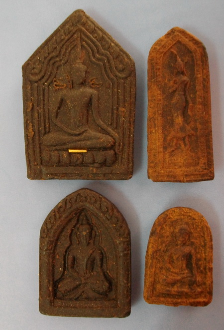 ผงยาจินดามณี หลวงปู่เจือ ชุดสุดคุ้ม ไม่แพงครับ 1500 บาท 