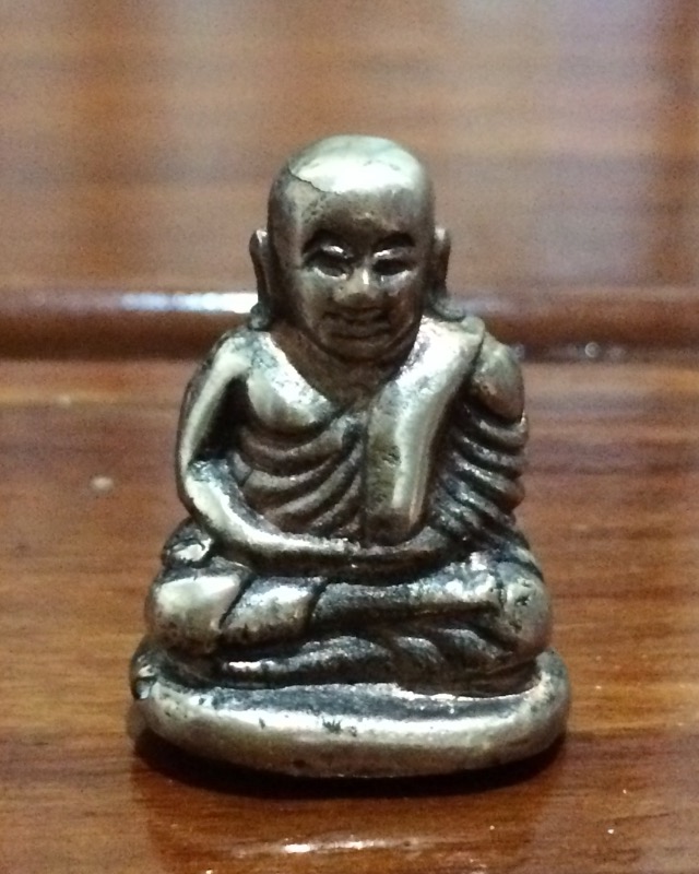 พระหลวงพ่อเงิน เนื้อนาก