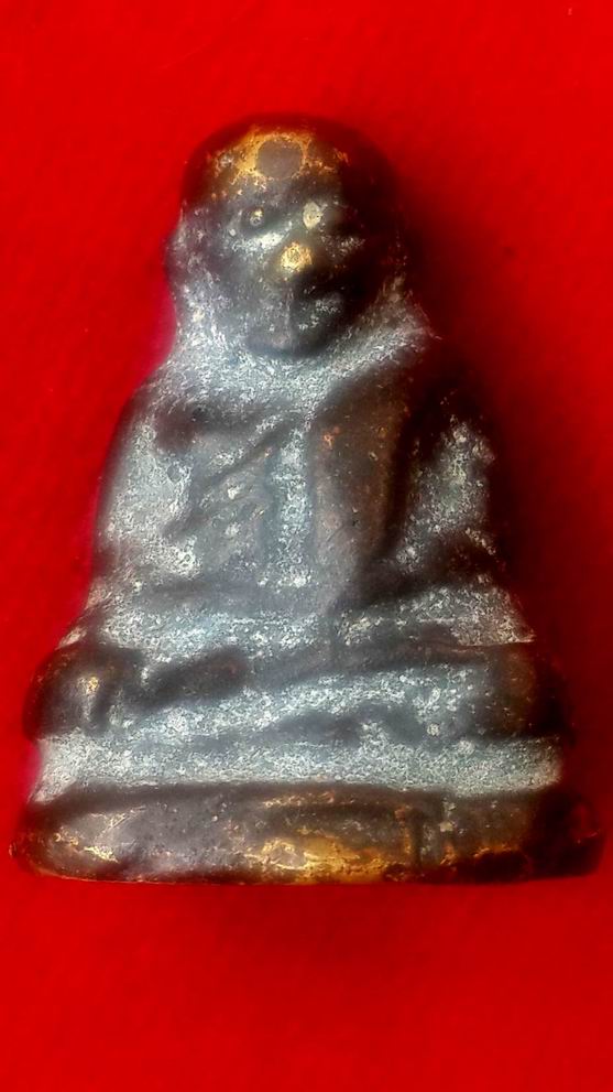 เรียนสอบถามรูปหล่อหลวงพ่อเงินด้วยครับผม