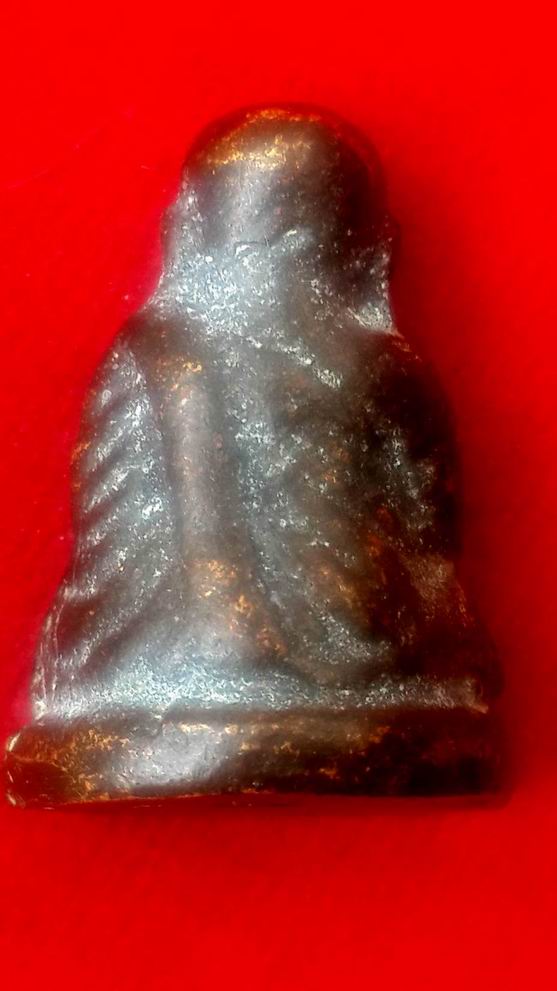 เรียนสอบถามรูปหล่อหลวงพ่อเงินด้วยครับผม