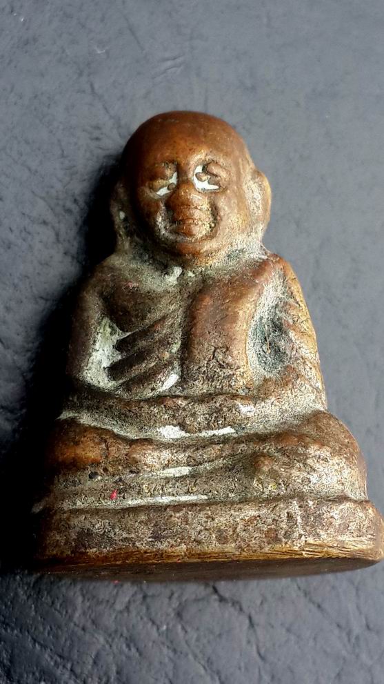 สอบถามรูปหล่อหลวงพ่อเงินครับ 