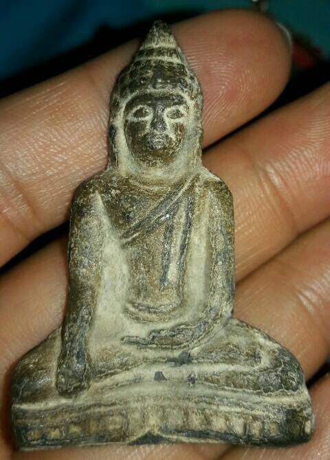 พระอู่ทองนั่งไม่ทราบที่ค่ะ