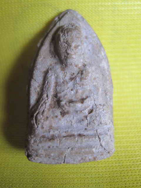 ช่วยหลวงปู่ทวดให้หน่อยครับไม่รูวัดไหนรุ่นอะไรขอบคุณครับ