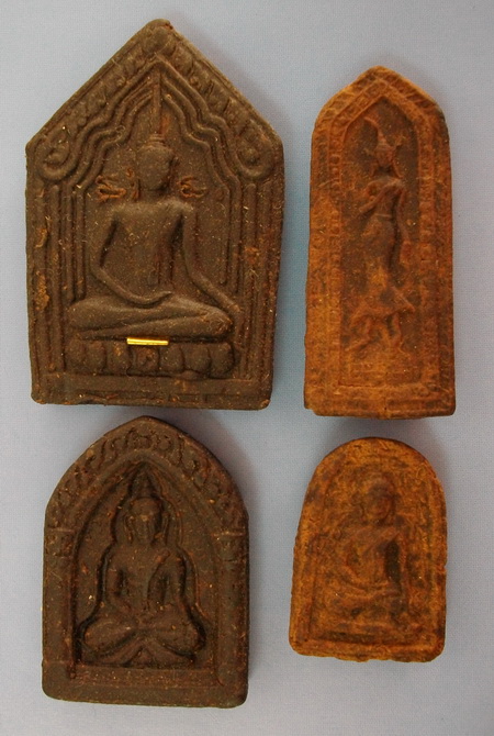 ผงยาจินดามณีหลวงปู่เจือ ยกชุด 4 องค์ ราคาเยาวชน