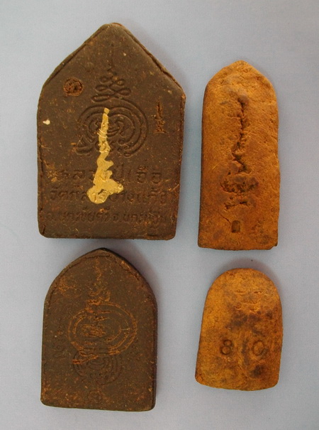 ผงยาจินดามณีหลวงปู่เจือ ยกชุด 4 องค์ ราคาเยาวชน