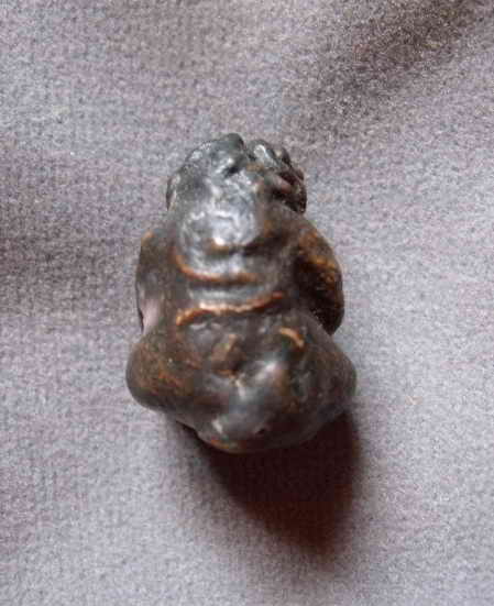 พระปิดตาไม่ทราบที่มาครับออกที่ไหน รุ่นอะไร แท้รึไครับ ท่านสมาชิกชี้แนะด้วยครับ