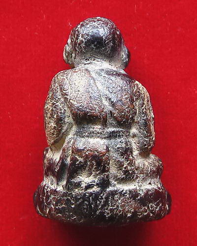 พระเนื้อผง ลอยองค์ ชี้แนะด้วยครับ