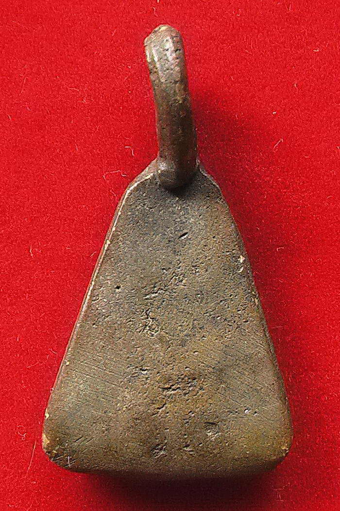 หลวงพ่อเงิน จอบเล็ก