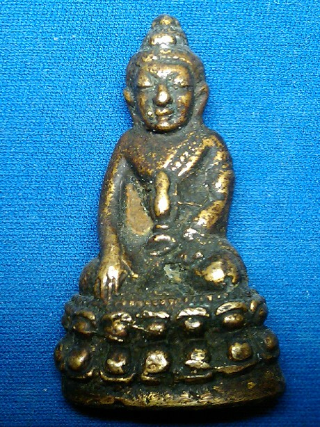 พระกริ่งท่านใดพอทราบบ้างครับ