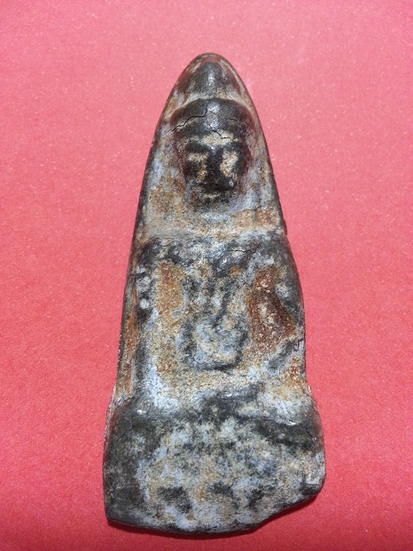 สอบถามเรื่องพระเครื่องหน่อยครับ