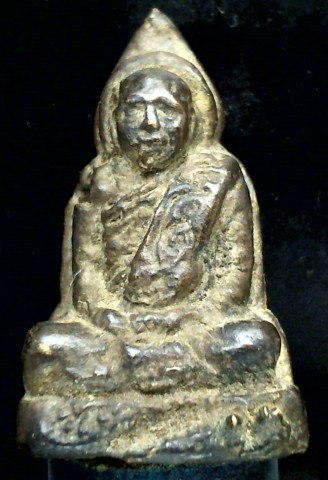 คล้ายเตารีด หลวงพ่ออะไรค่ะ