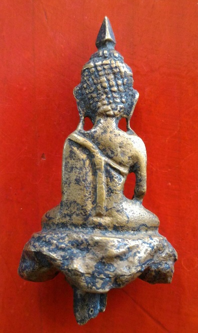 พระยอดธง อยุธยา เนื้อทองเหลือ แก่ทองคำครับ...น่าสนใจครับองค์นี้ การันตีเต็มๆ