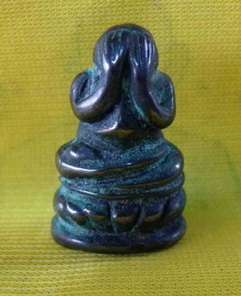 พระปิดตาฐานบัว วัดไหนครับ แท้หรือไม่ครับ  ขอบคุณครับ