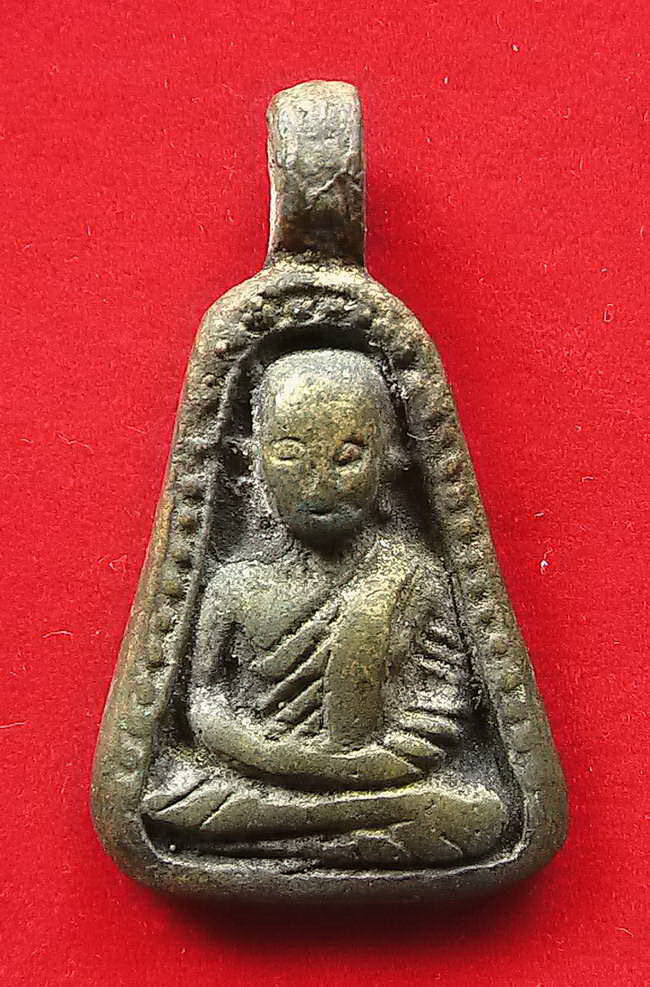 หลวงพ่อเงินจอบใหญ่