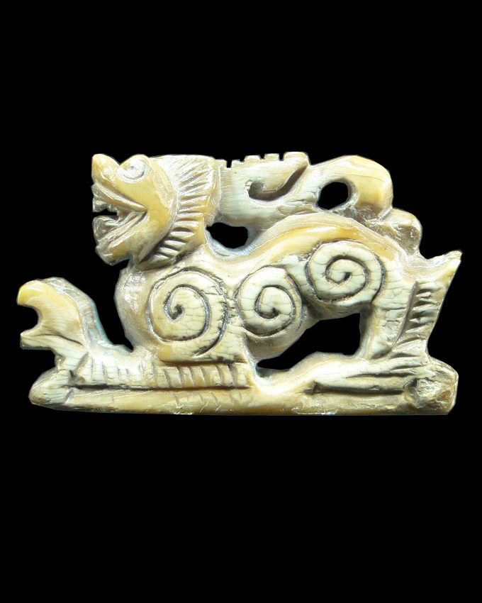 สิงห์งาแกะ ใต้ฐานมีจาร