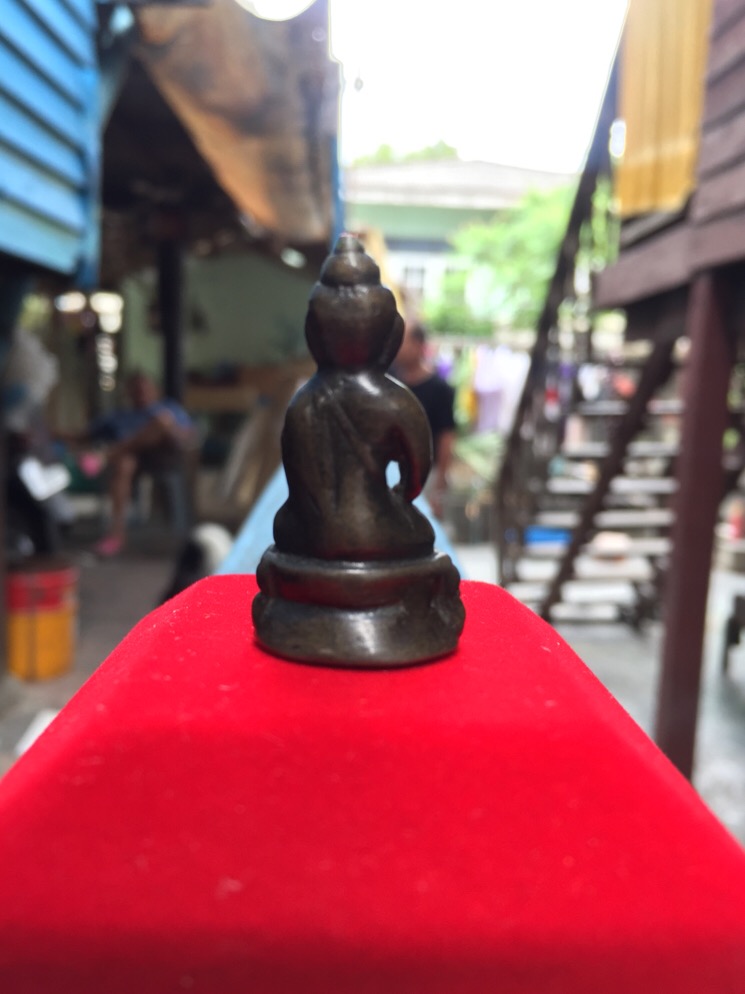 อยากทราบว่าพระกริ่งแท้หรือไม่แท้???