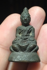 ขอสอบถามค่ะ พระองค์นี้คือพระอะไรค๊ะ ขอบคุณน๊ะค๊ะ