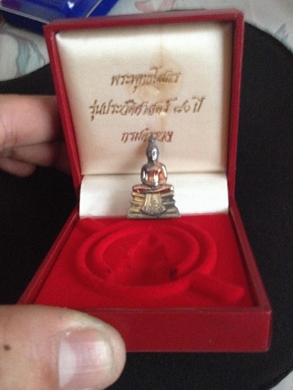 หลวงพ่อโสธร รุ่นประวัติศาสตร์ 80 ปี กรมตำรวจ เนื้อสามกษัตริย์
