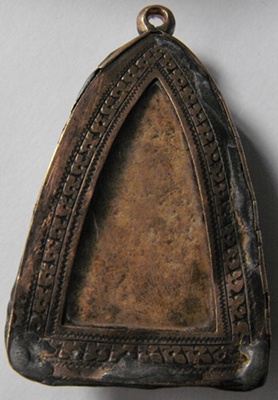 พระที่บ้านครับแต่ไม่รู้จักช่วยบอกรายละเอียดหน่อยครับขอบคุณครับ