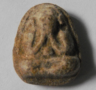 พระปิดตาที่บ้านครับแต่ไม่รู้จักช่วยบอกรายละเอียดหน่อยครับขอบคุณครับ