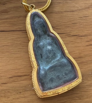 พระอะไรครับ แท้ไหมครับ ราคาประมาณเท่าไหร่ครับ