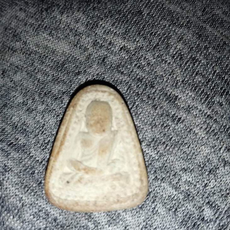 เช็คพระไห้ทีครับ หลวงพ่อเงิน รุ่น ปลดดหนี้