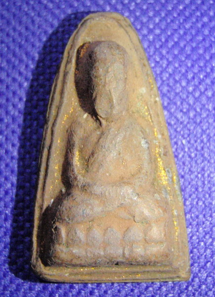 รบกวนผู้รู้ตรวจสอบด้วยครับว่าเป็นหลวงปู่ทวดรุ่นไหนครับ