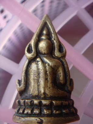 พระพุทธชินราชอินโดจีน ไม่รู้ว่าพิมไหนครับ แท้หรือป่าว ใครรู้ช่วยบอกที