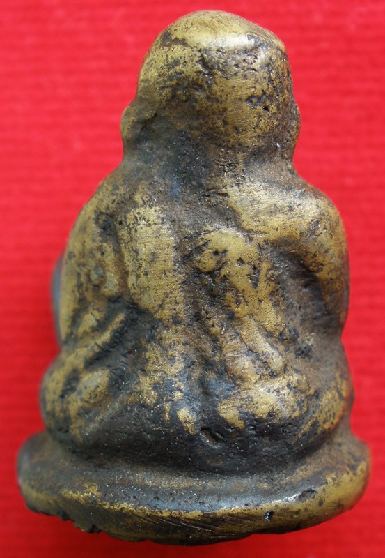 หลวงพ่อเงินพิมพ์ขี้ตา