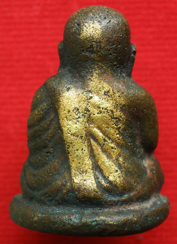 หลวงพ่อเงินพิมพ์นิยมครับ