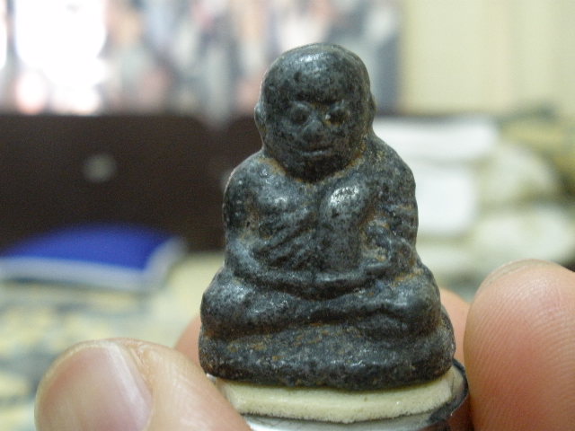 รบกวนท่านผู้รู้ รูปหล่อหลวงพ่อเงิน 2