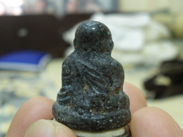 รบกวนท่านผู้รู้ รูปหล่อหลวงพ่อเงิน 2