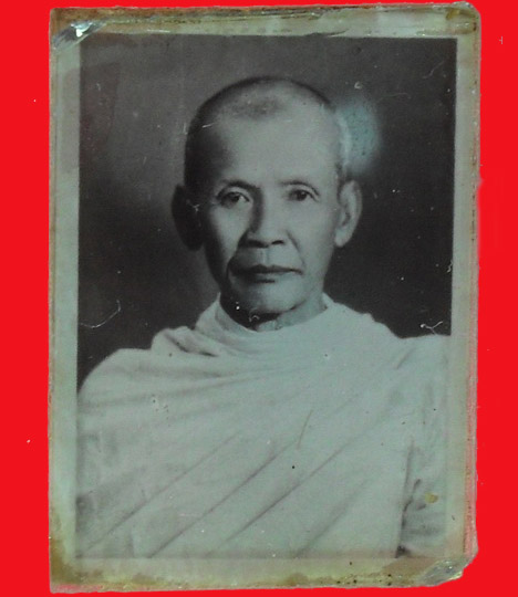 รูปห่มคลุมหลวงพ่อดสว่างปี 24 กว่าๆครับ
