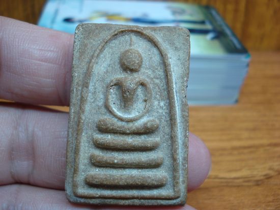 สมเด็จ หลวงพ่อแพ แพ2พัน  แท้ไหมครับ