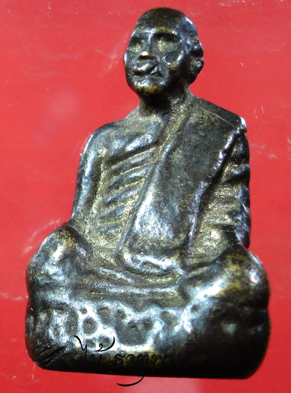 รูปหล่อเก่าพอสมควร